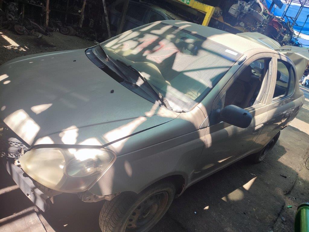  Toyota YARIS  USADO